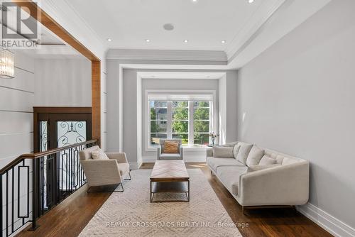 136 Church Avenue S, Toronto (Willowdale East), ON - Indoor Photo Showing Living Room