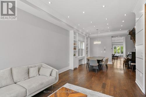 136 Church Avenue S, Toronto (Willowdale East), ON - Indoor Photo Showing Living Room