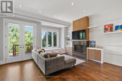 136 Church Avenue S, Toronto (Willowdale East), ON - Indoor Photo Showing Living Room With Fireplace