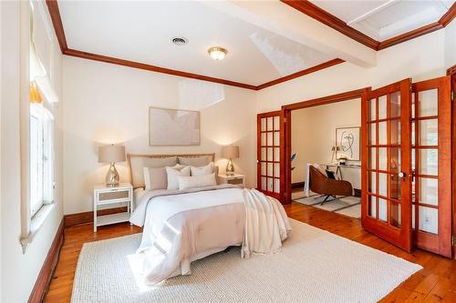 24 Bruce Street, Hamilton, ON - Indoor Photo Showing Bedroom