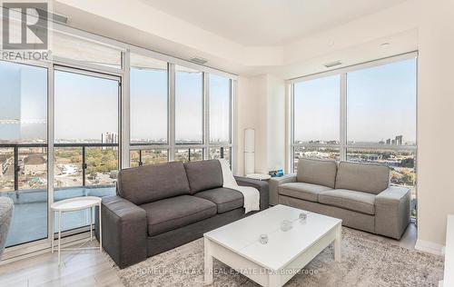 1213 - 35 Watergarden Drive, Mississauga (Hurontario), ON - Indoor Photo Showing Living Room