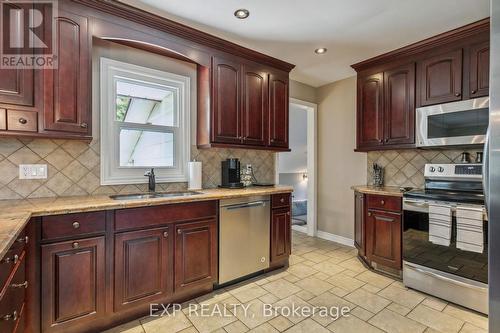 148 Boxley Road, Burlington, ON - Indoor Photo Showing Kitchen With Double Sink