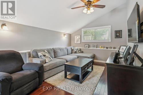 148 Boxley Road, Burlington, ON - Indoor Photo Showing Living Room