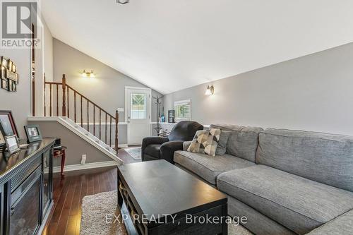 148 Boxley Road, Burlington, ON - Indoor Photo Showing Living Room