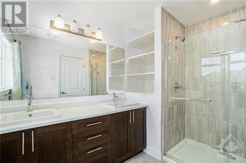 1028 Hydrangea Avenue, Ottawa, ON - Indoor Photo Showing Bathroom