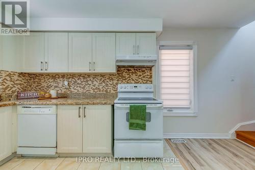 3500 Croatia Drive, Mississauga (Fairview), ON - Indoor Photo Showing Kitchen