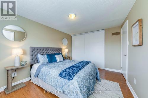 3500 Croatia Drive, Mississauga (Fairview), ON - Indoor Photo Showing Bedroom