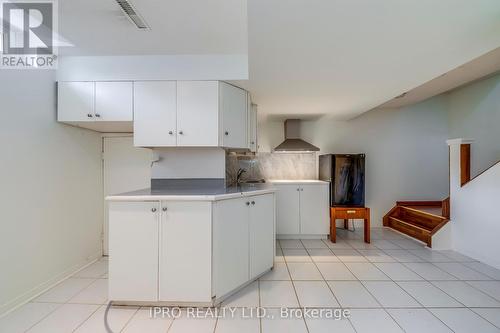 3500 Croatia Drive, Mississauga (Fairview), ON - Indoor Photo Showing Kitchen