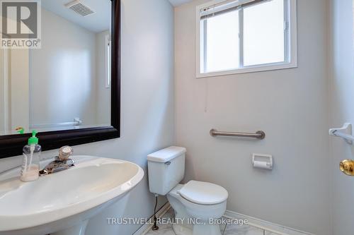 2437 Yorktown Circle, Mississauga (Central Erin Mills), ON - Indoor Photo Showing Bathroom