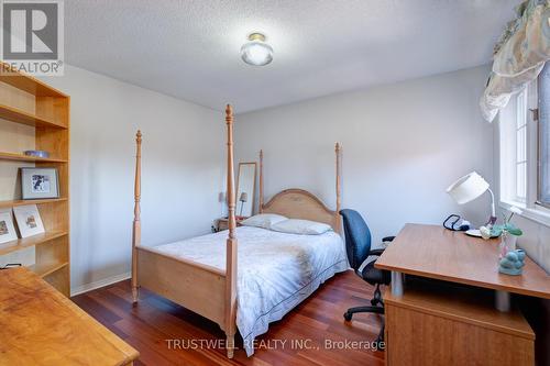 2437 Yorktown Circle, Mississauga (Central Erin Mills), ON - Indoor Photo Showing Bedroom