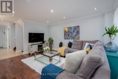 54 Berkshire Square, Brampton (Heart Lake East), ON - Indoor Photo Showing Living Room