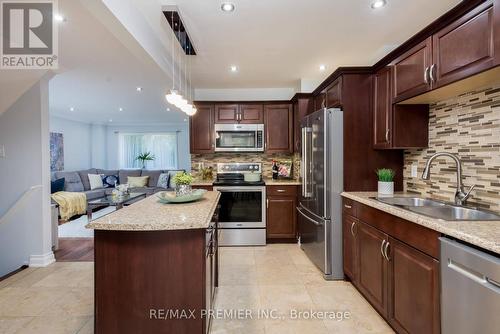 54 Berkshire Square, Brampton (Heart Lake East), ON - Indoor Photo Showing Kitchen With Double Sink