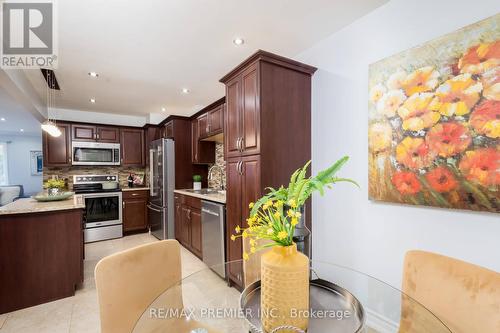 54 Berkshire Square, Brampton (Heart Lake East), ON - Indoor Photo Showing Kitchen