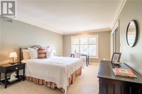 4014 Lantern Lane, Burlington (Shoreacres), ON - Indoor Photo Showing Bedroom