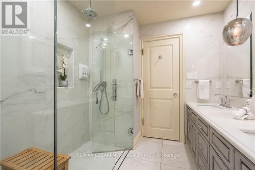 4014 Lantern Lane, Burlington (Shoreacres), ON - Indoor Photo Showing Bathroom