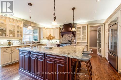 4014 Lantern Lane, Burlington (Shoreacres), ON - Indoor Photo Showing Kitchen With Upgraded Kitchen