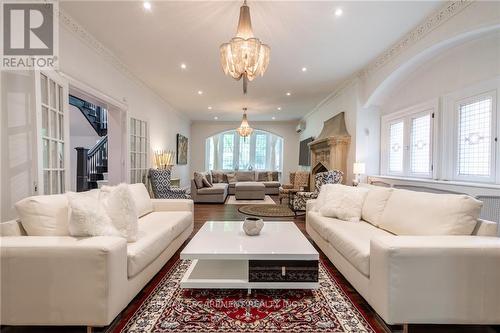 13 Freeman Place, Hamilton (Durand), ON - Indoor Photo Showing Living Room