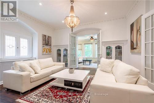 13 Freeman Place, Hamilton (Durand), ON - Indoor Photo Showing Living Room