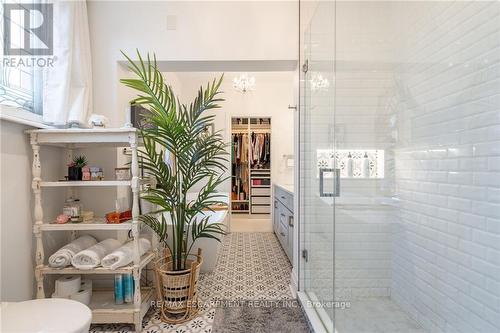 13 Freeman Place, Hamilton (Durand), ON - Indoor Photo Showing Bathroom