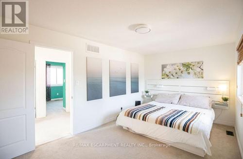 754 Roxborough Avenue, Hamilton (Mcquesten), ON - Indoor Photo Showing Bedroom