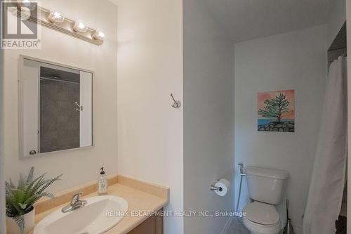 754 Roxborough Avenue, Hamilton, ON - Indoor Photo Showing Bathroom