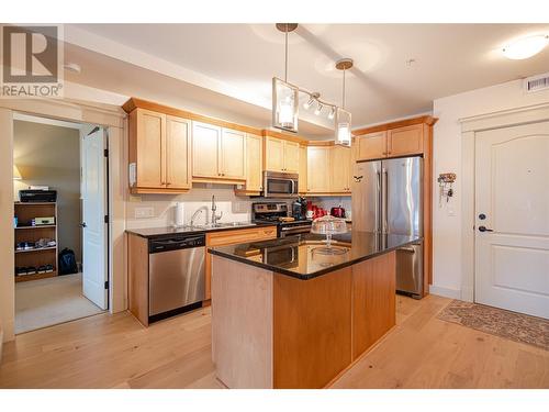 2070 Boucherie Road Unit# 312, West Kelowna, BC - Indoor Photo Showing Kitchen