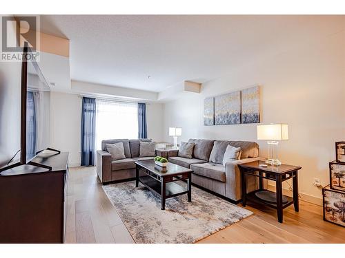 2070 Boucherie Road Unit# 312, West Kelowna, BC - Indoor Photo Showing Living Room