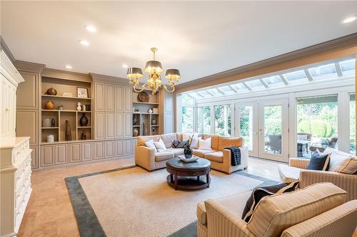 4014 Lantern Lane, Burlington, ON - Indoor Photo Showing Living Room