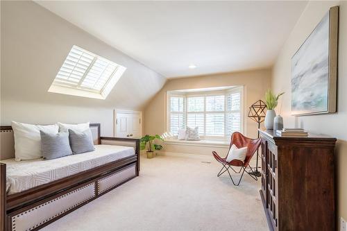 4014 Lantern Lane, Burlington, ON - Indoor Photo Showing Bedroom