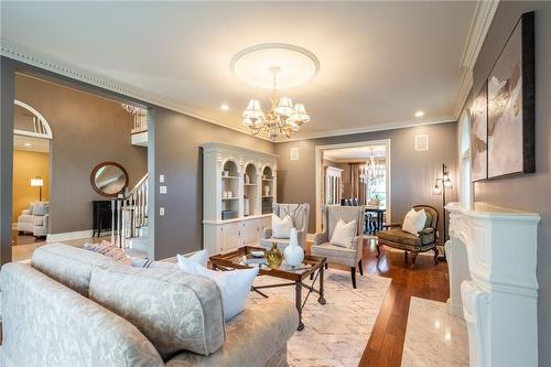 4014 Lantern Lane, Burlington, ON - Indoor Photo Showing Living Room