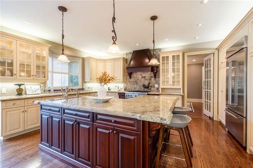 4014 Lantern Lane, Burlington, ON - Indoor Photo Showing Kitchen With Upgraded Kitchen