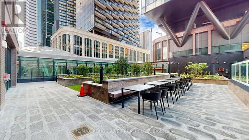 806 - 455 Wellington Street W, Toronto (Waterfront Communities), ON - Outdoor