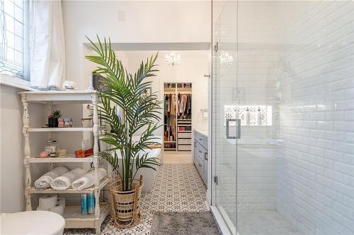 13 Freeman Place, Hamilton, ON - Indoor Photo Showing Bathroom