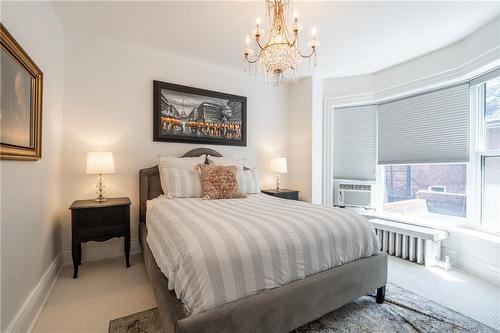 13 Freeman Place, Hamilton, ON - Indoor Photo Showing Bedroom