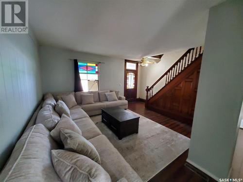 308 Main Street, Carlyle, SK - Indoor Photo Showing Living Room