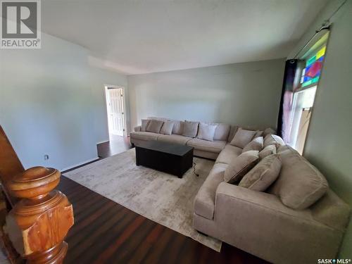 308 Main Street, Carlyle, SK - Indoor Photo Showing Living Room