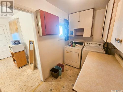 204 1St Street S, Val Marie, SK - Indoor Photo Showing Laundry Room