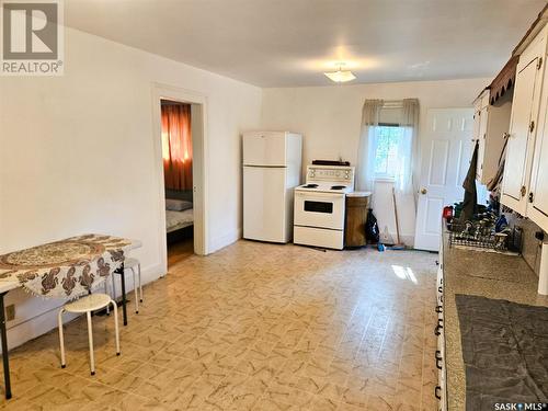 204 1St Street S, Val Marie, SK - Indoor Photo Showing Kitchen