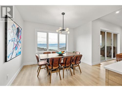 796 Kuipers Crescent Unit# 13, Kelowna, BC - Indoor Photo Showing Dining Room