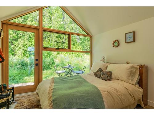 2715 Highway 3B, Rossland, BC - Indoor Photo Showing Bedroom