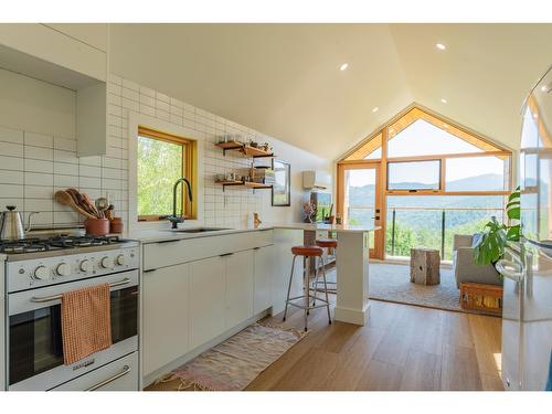 2715 Highway 3B, Rossland, BC - Indoor Photo Showing Kitchen