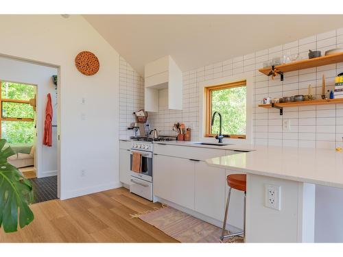 2715 Highway 3B, Rossland, BC - Indoor Photo Showing Kitchen