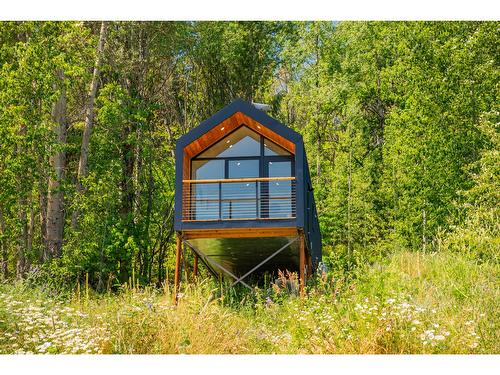 2715 Highway 3B, Rossland, BC - Outdoor