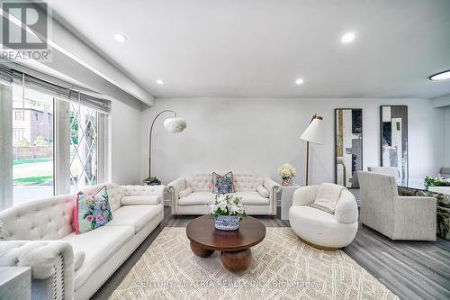 27 Willowgate Drive, Markham (Bullock), ON - Indoor Photo Showing Living Room