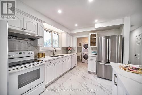 27 Willowgate Drive, Markham (Bullock), ON - Indoor Photo Showing Kitchen With Double Sink