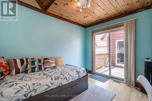 9 Philpark Road, Tiny, ON - Indoor Photo Showing Bedroom