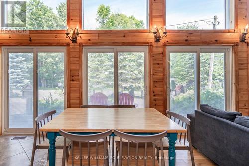 9 Philpark Road, Tiny, ON - Indoor Photo Showing Dining Room