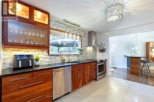 2196 Mississauga Road, Mississauga (Sheridan), ON - Indoor Photo Showing Kitchen