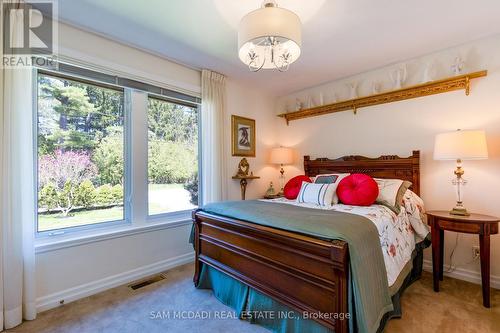 2196 Mississauga Road, Mississauga (Sheridan), ON - Indoor Photo Showing Bedroom