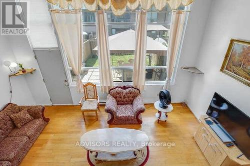 #92 - 180 Mississauga Valley Boulevard, Mississauga (Mississauga Valleys), ON - Indoor Photo Showing Living Room